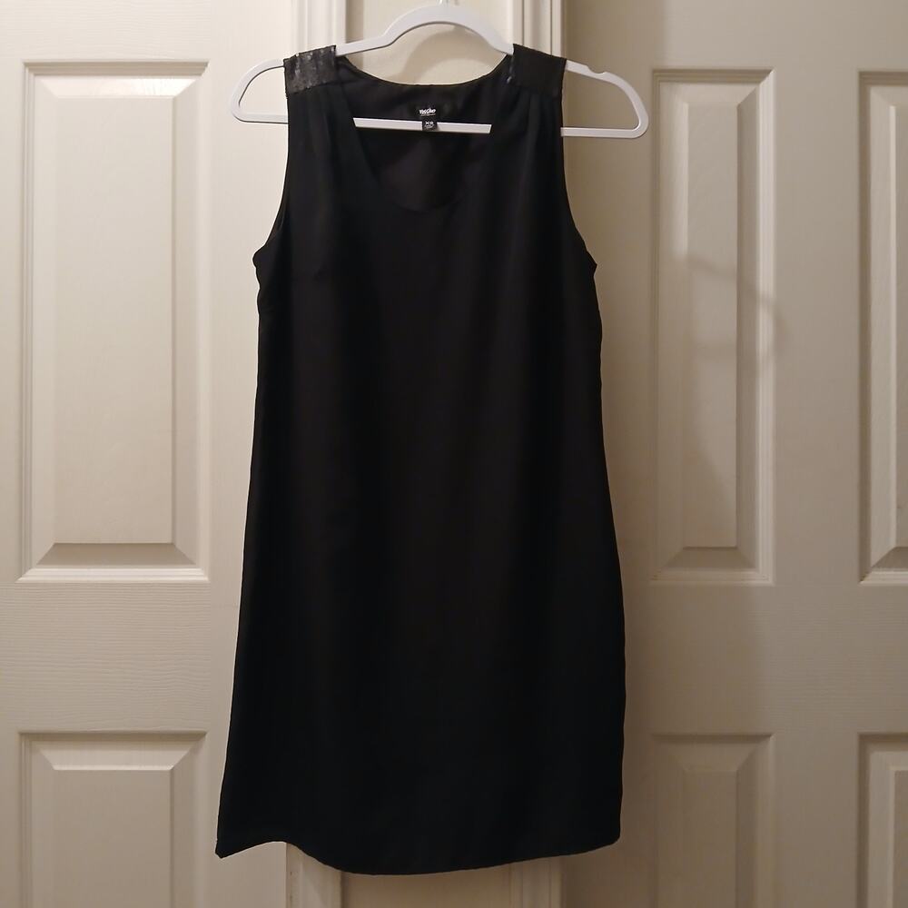 Women's Sleeveless Black Mossimo Dress XS With Sequin Shoulders